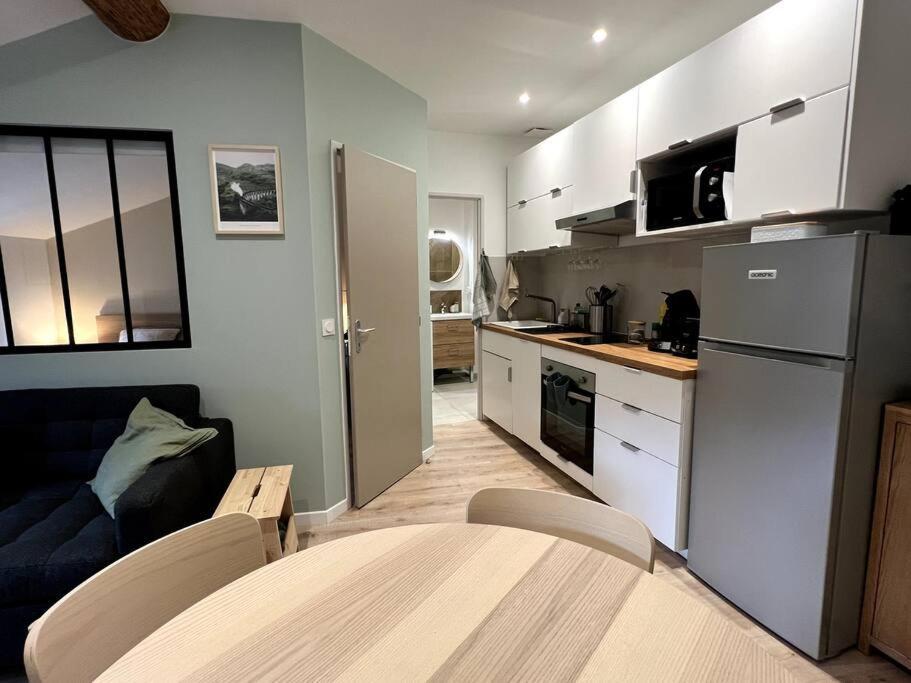 - L'est Apartment *